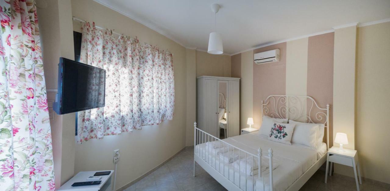Villa Nicolas プラタリア エクステリア 写真